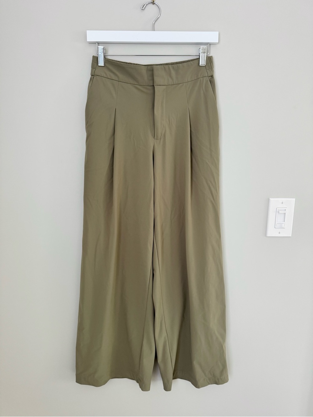 Athleta Pinnacle High Rise Trouser Sz 2 in Olive branch - Picture 5 of 16